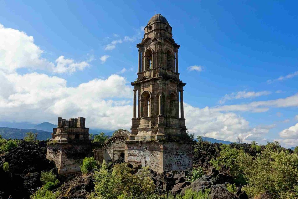 Recorridos al Cráter del volcán Paricutín volcan paricutin