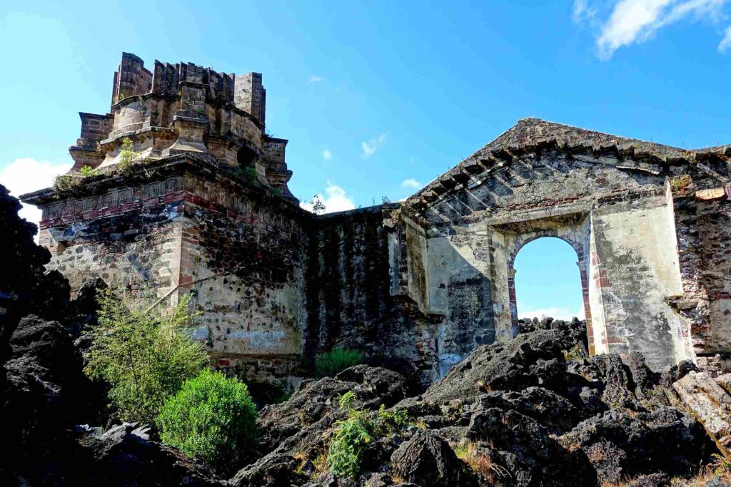 Recorridos al Cráter del volcán Paricutín volcan paricutin
