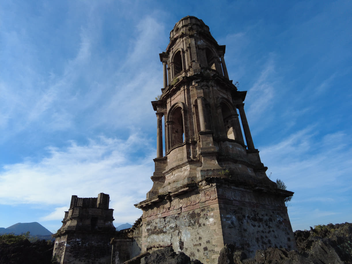 iglesia_ruinas volcan paricutin