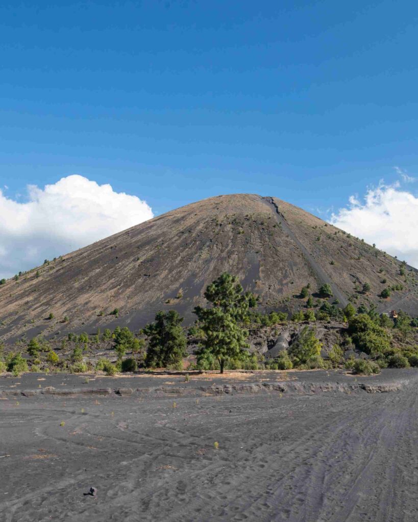 Recorridos al Cráter del volcán Paricutín volcan paricutin